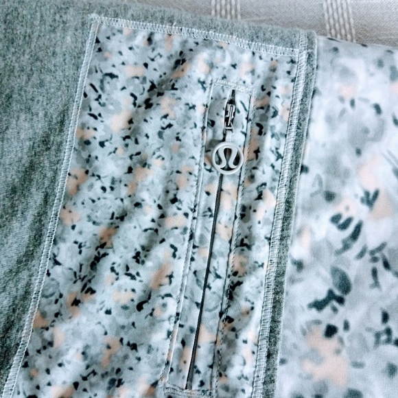 Lululemon Throw Me Over Scarf Heathered Gray w Zip - Picture 4 of 6